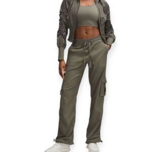 Lululemon • Dance Studio Relaxed-Fit Mid-Rise Cargo Pant
Army Green